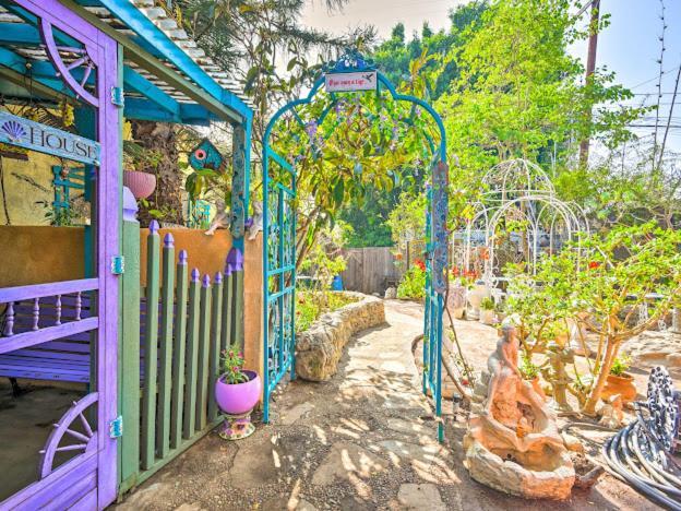 Beautiful Flower Garden Cottage Los Angeles Exterior photo